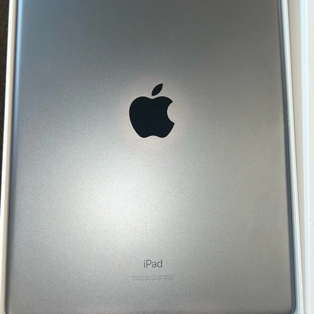 128GB iPad (7th Generation) Wi-Fi+Cellular